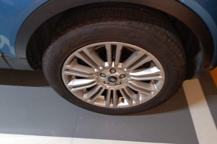 Used Land Rover Range Evoque 2013 2.0T 5-Door YAOZHI Edition Right Front Wheel Hub