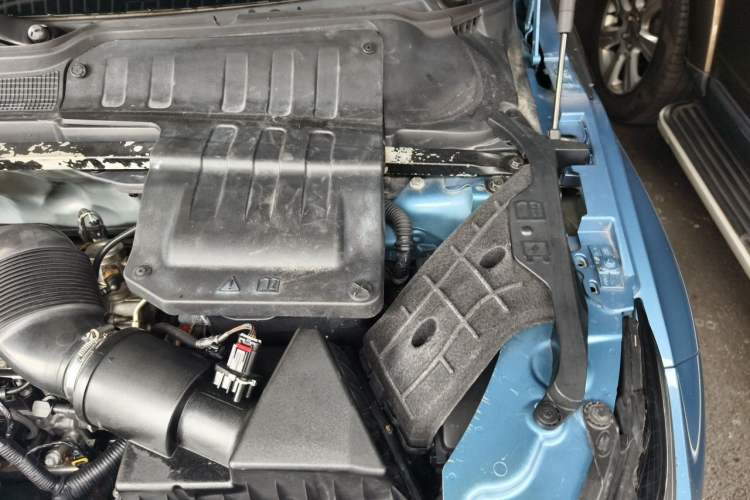 Used Land Rover Range Evoque 2013 2.0T 5-Door Ignite Edition Engine Bay Left