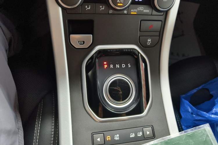 Used Land Rover Range Evoque 2013 2.0T 5-Door Ignite Edition Gear Lever
