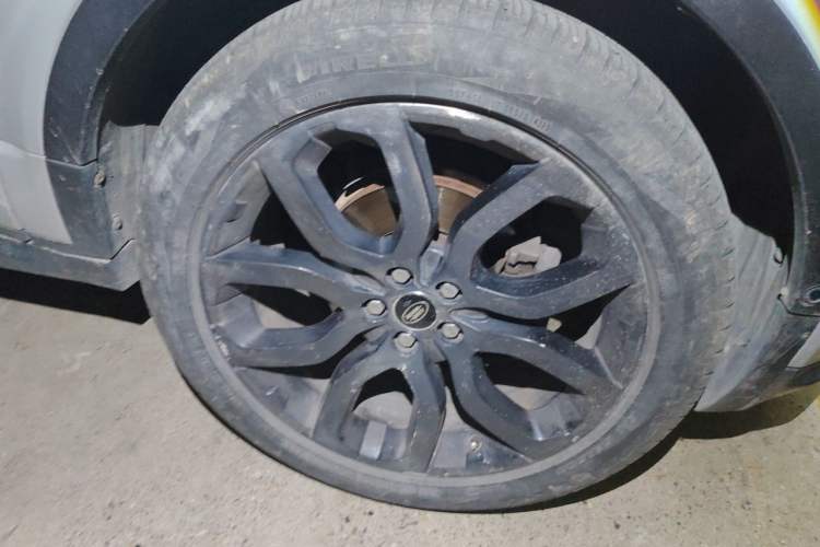 Used Land Rover Range Evoque 2013 2.0T 5-Door YAOZHI Edition Right Front Wheel Hub