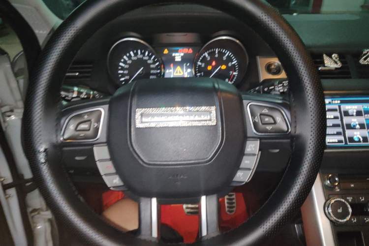 Used Land Rover Range Evoque 2013 2.0T 5-Door YAOZHI Edition Steering Wheel