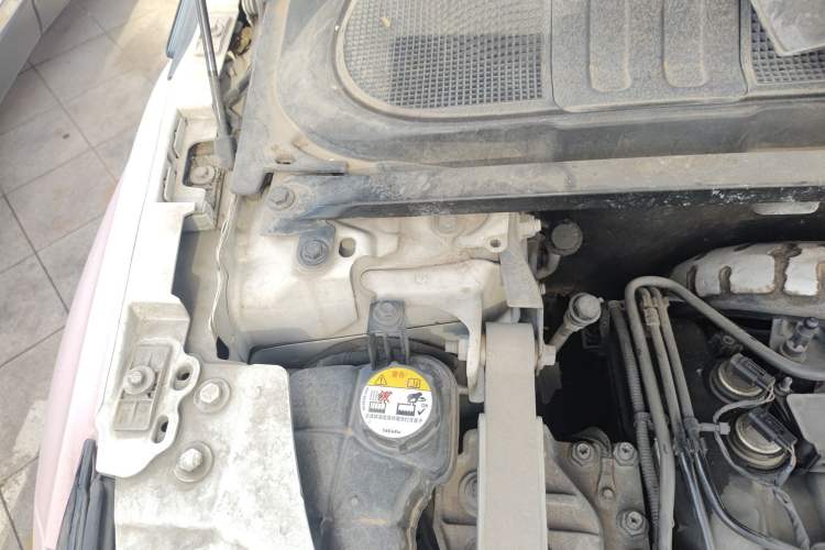 Used Land Rover Range Evoque 2013 2.0T 3-Door YAOZHI Edition Engine Bay Right