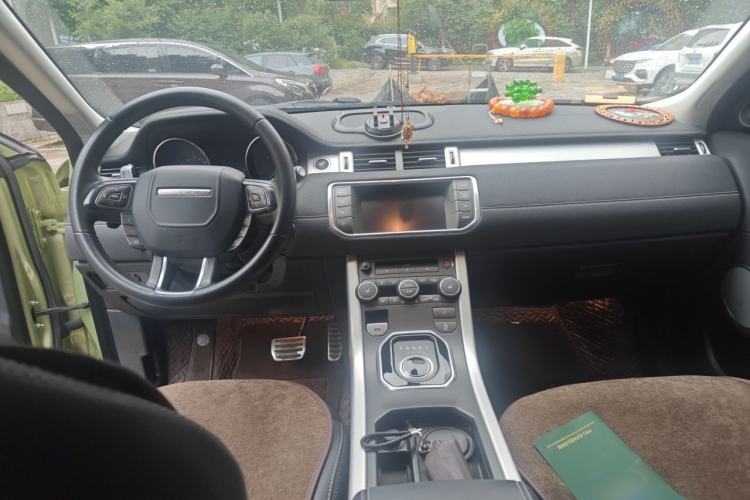 Used Land Rover Range Evoque 2013 2.0T 5-Door Ignite Edition Center Console