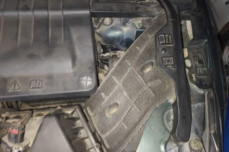 Used Land Rover Range Evoque 2013 2.0T 5-Door Ignite Edition Engine Bay Left