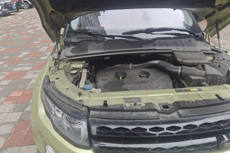 Used Land Rover Range Evoque 2013 2.0T 5-Door Ignite Edition Engine Bay Right