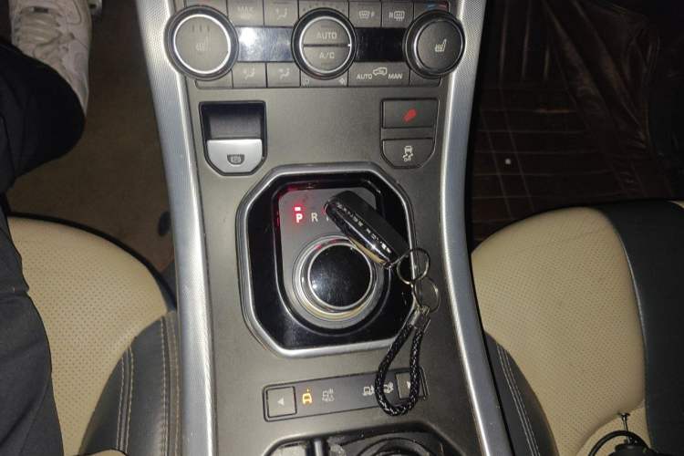 Used Land Rover Range Evoque 2013 2.0T 5-Door Ignite Edition Gear Lever
