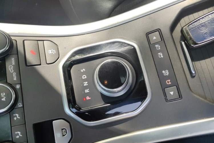 Used Land Rover Range Evoque 2013 2.0T 5-Door Yaozhen Edition Gear Lever
