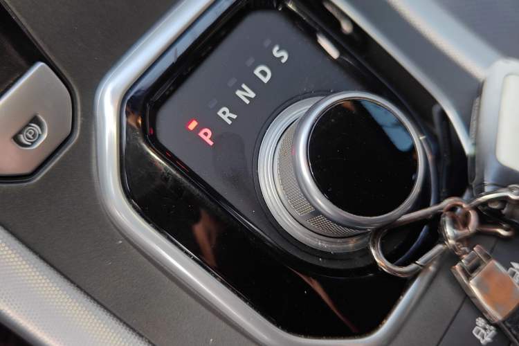Used Land Rover Range Evoque 2013 2.0T 5-Door Ignite Edition Gear Lever