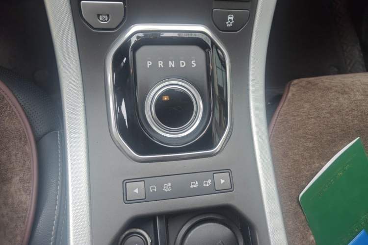 Used Land Rover Range Evoque 2013 2.0T 5-Door Ignite Edition Gear Lever