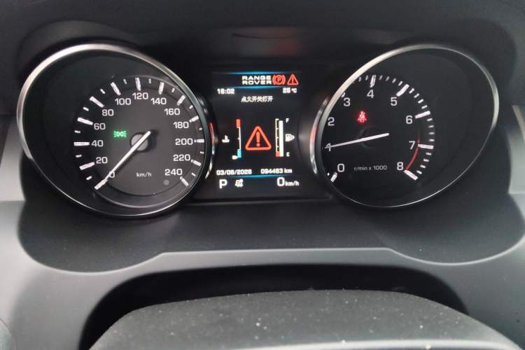 Used Land Rover Range Evoque 2013 2.0T 5-Door Ignite Edition Odometer Close Up
