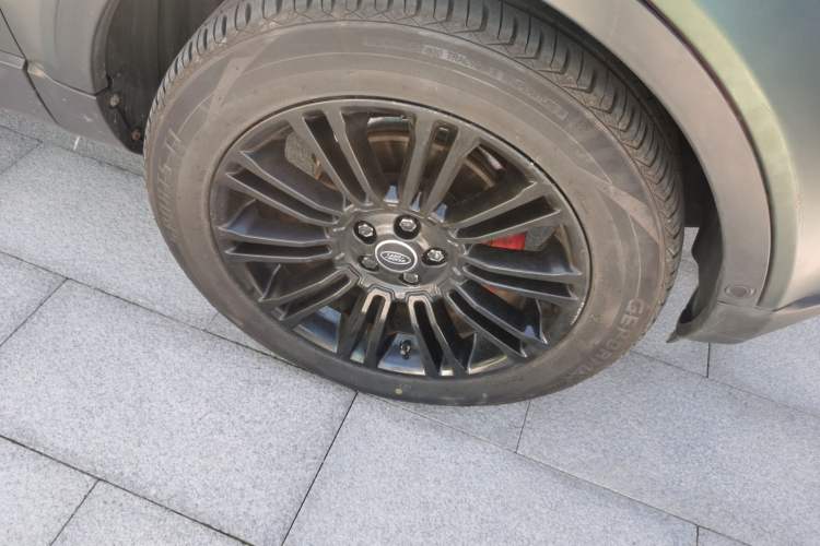 Used Land Rover Range Evoque 2013 2.0T 5-Door YAOZHI Edition Right Front Wheel Hub
