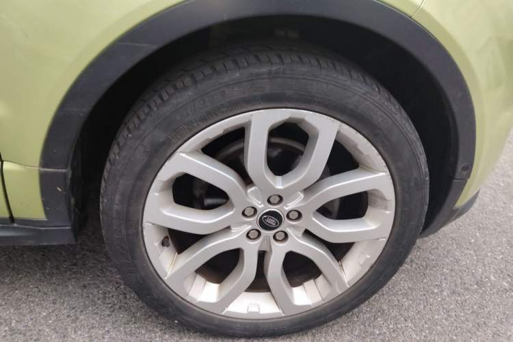 Used Land Rover Range Evoque 2013 2.0T 5-Door Ignite Edition Right Front Wheel Hub