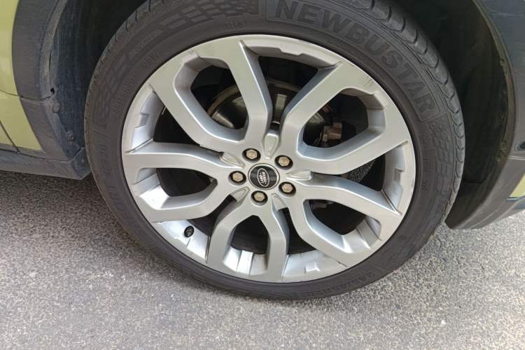 Used Land Rover Range Evoque 2013 2.0T 5-Door Ignite Edition Right Front Wheel Hub
