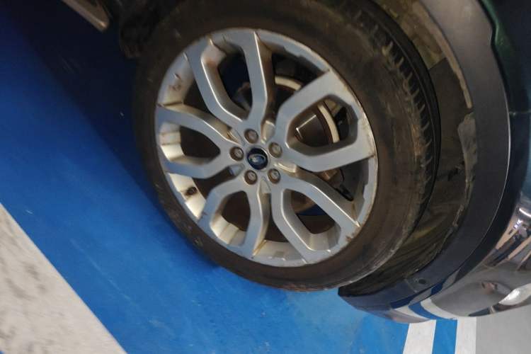 Used Land Rover Range Evoque 2013 2.0T 5-Door Ignite Edition Right Front Wheel Hub