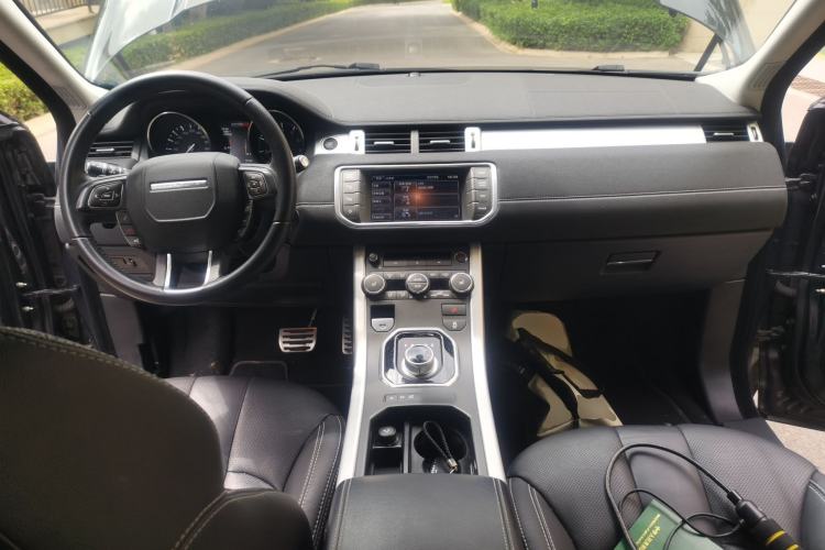 Used Land Rover Range Evoque 2013 2.0T 3-Door Ignite Edition Center Console