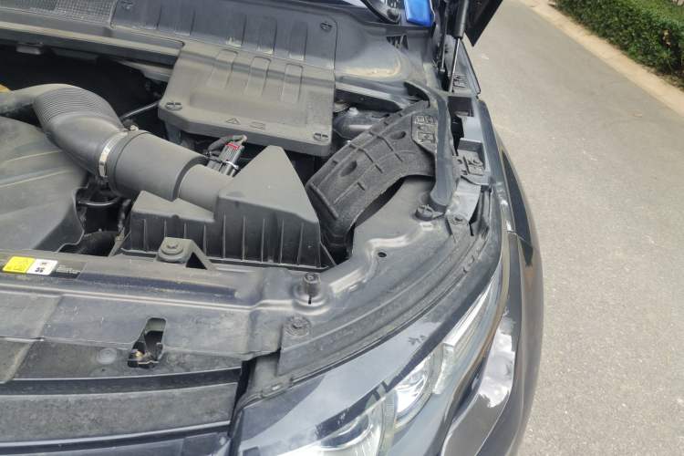 Used Land Rover Range Evoque 2013 2.0T 3-Door Ignite Edition Engine Bay Left