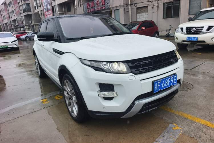 Used Land Rover Range Evoque 2013 2.0T 5-Door Ignite Edition Front Right 45 Deg