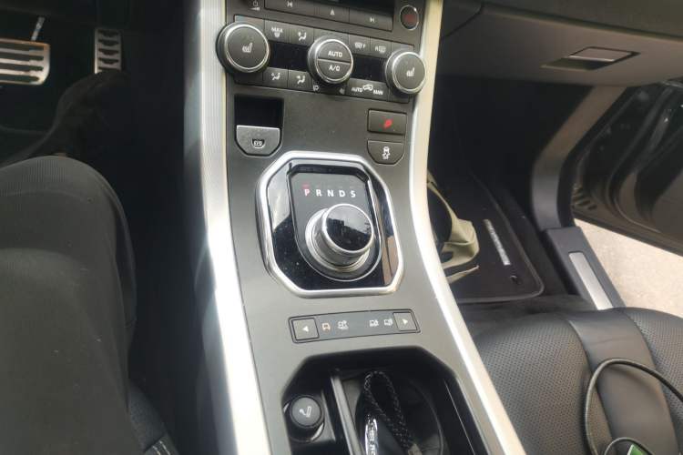 Used Land Rover Range Evoque 2013 2.0T 3-Door Ignite Edition Gear Lever