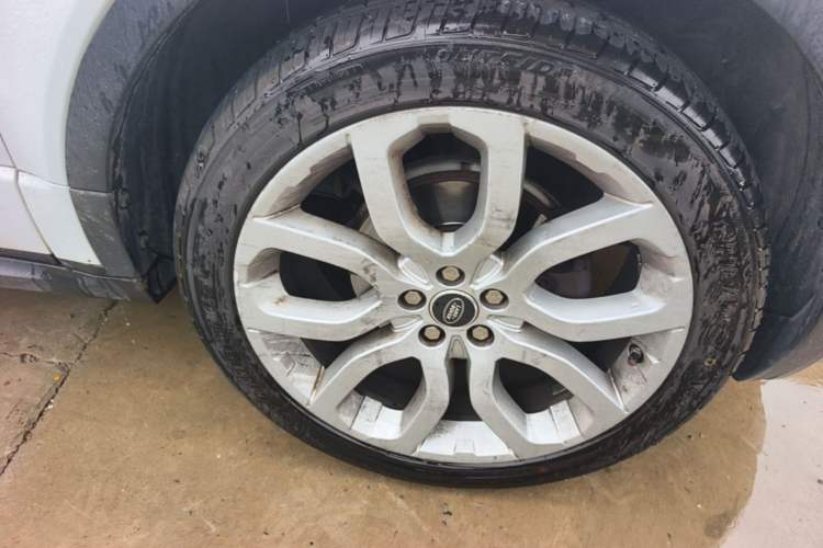 Used Land Rover Range Evoque 2013 2.0T 5-Door Ignite Edition Right Front Wheel Hub