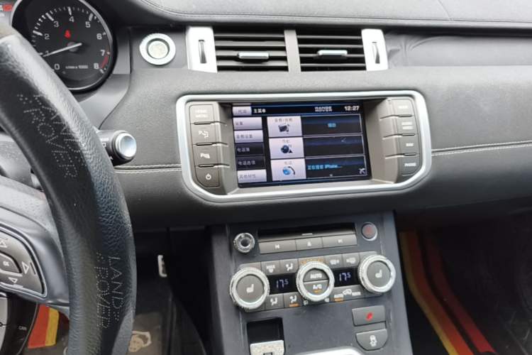 Used Land Rover Range Evoque 2013 2.0T 5-Door Ignite Edition Audio And AC Panel