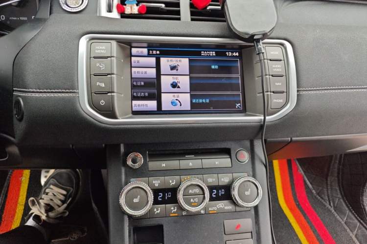 Used Land Rover Range Evoque 2013 2.0T 5-Door Ignite Edition Audio And AC Panel