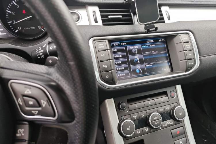 Used Land Rover Range Evoque 2013 2.0T 5-Door Ignite Edition Audio And AC Panel