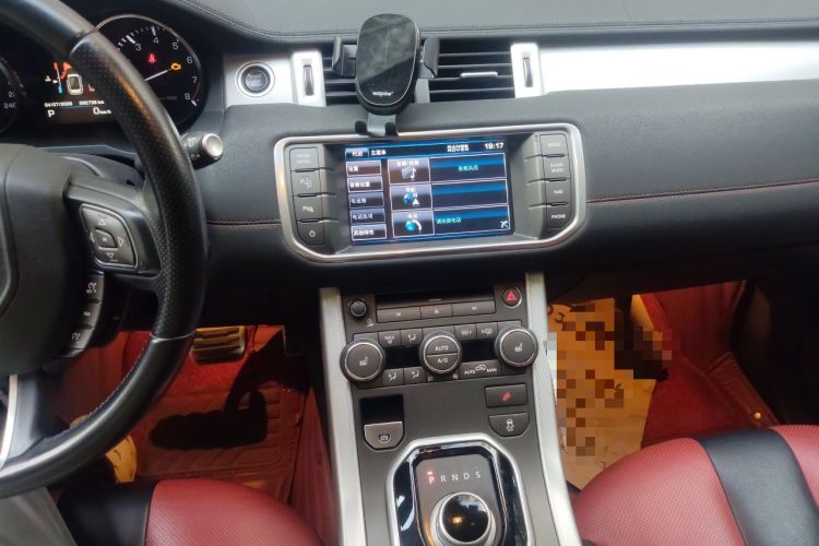 Used Land Rover Range Evoque 2013 2.0T 5-Door Ignite Edition Audio And AC Panel