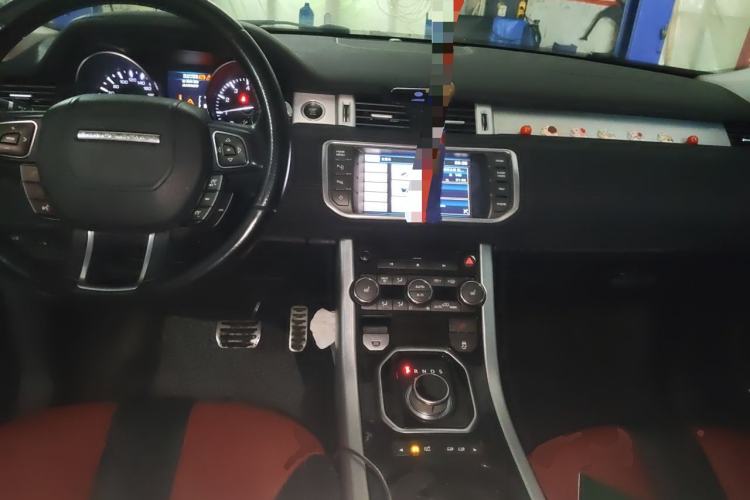 Used Land Rover Range Evoque 2013 2.0T 5-Door Ignite Edition Center Console