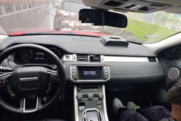 Used Land Rover Range Evoque 2013 2.0T 5-Door Ignite Edition Center Console