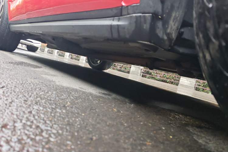 Used Land Rover Range Evoque 2013 2.0T 5-Door Ignite Edition Chassis Front Right