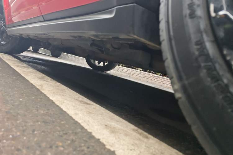 Used Land Rover Range Evoque 2013 2.0T 5-Door Ignite Edition Chassis Rear Left