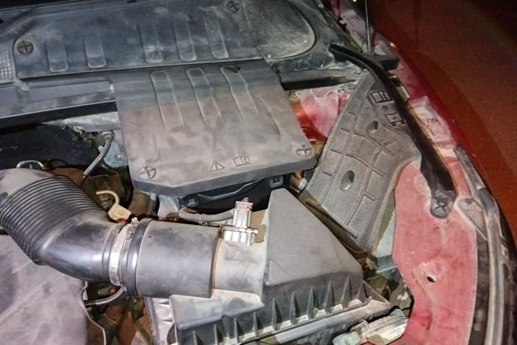 Used Land Rover Range Evoque 2013 2.0T 5-Door Ignite Edition Engine Bay Left