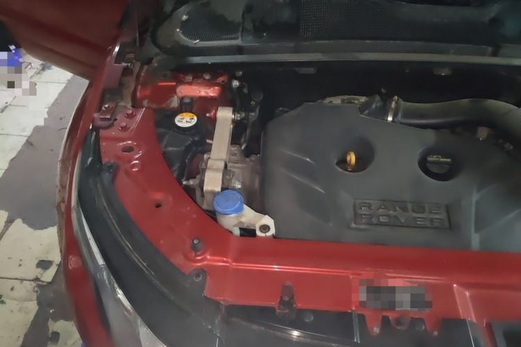 Used Land Rover Range Evoque 2013 2.0T 5-Door Ignite Edition Engine Bay Right