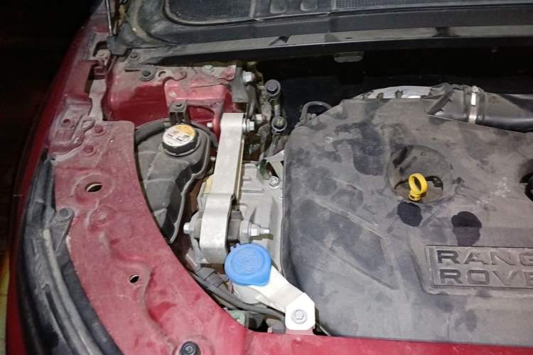 Used Land Rover Range Evoque 2013 2.0T 5-Door Ignite Edition Engine Bay Right