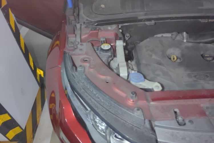 Used Land Rover Range Evoque 2013 2.0T 5-Door Yaozhen Edition Engine Bay Right