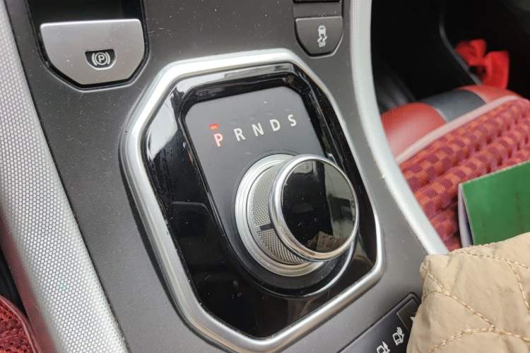 Used Land Rover Range Evoque 2013 2.0T 5-Door Ignite Edition Gear Lever