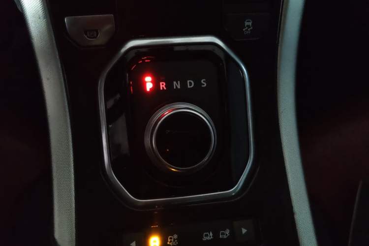 Used Land Rover Range Evoque 2013 2.0T 5-Door Ignite Edition Gear Lever