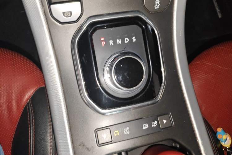 Used Land Rover Range Evoque 2013 2.0T 5-Door Ignite Edition Gear Lever