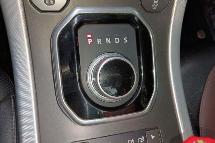 Used Land Rover Range Evoque 2013 2.0T 5-Door Ignite Edition Gear Lever