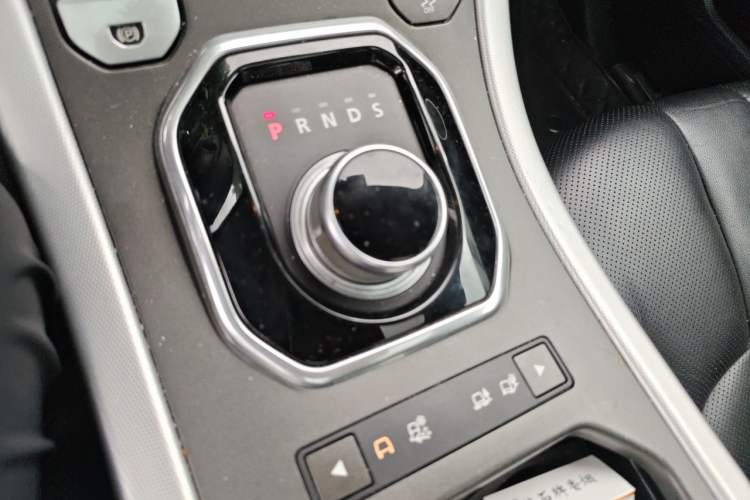 Used Land Rover Range Evoque 2013 2.0T 5-Door Ignite Edition Gear Lever