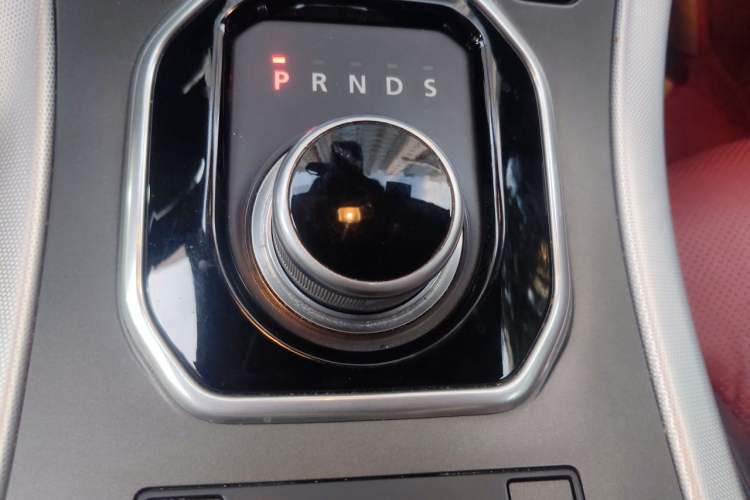 Used Land Rover Range Evoque 2013 2.0T 5-Door Ignite Edition Gear Lever