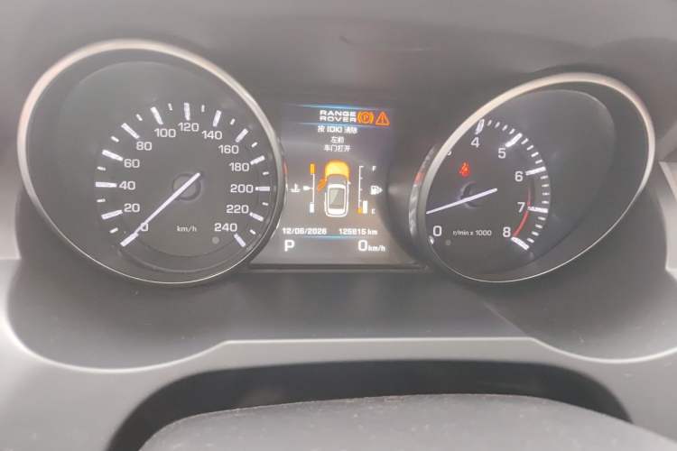 Used Land Rover Range Evoque 2013 2.0T 5-Door Ignite Edition Odometer Close Up
