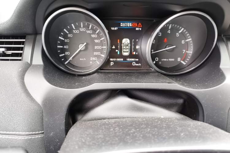Used Land Rover Range Evoque 2013 2.0T 5-Door Ignite Edition Odometer Close Up