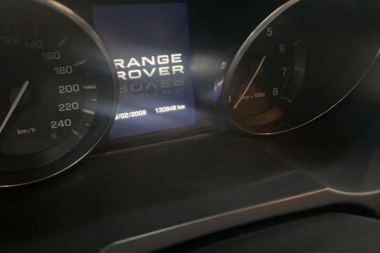 Used Land Rover Range Evoque 2013 2.0T 5-Door YAOZHI Edition Odometer Close Up