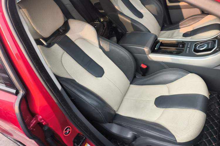 Used Land Rover Range Evoque 2013 2.0T 5-Door Ignite Edition Right Front Seat