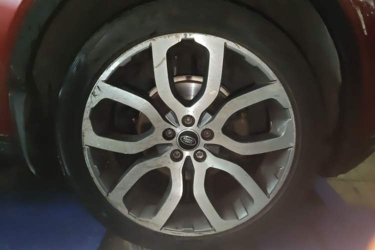 Used Land Rover Range Evoque 2013 2.0T 5-Door Ignite Edition Right Front Wheel Hub