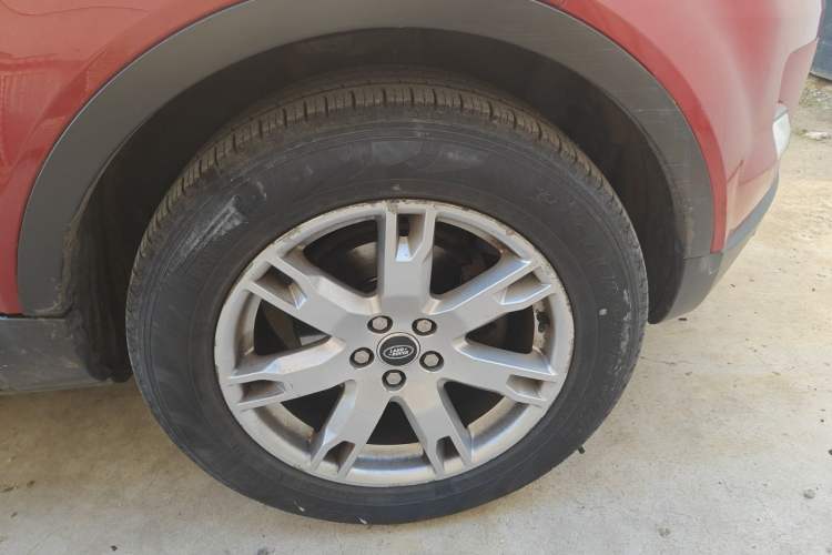 Used Land Rover Range Evoque 2013 2.0T 5-Door Yaozhen Edition Right Front Wheel Hub