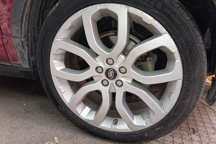 Used Land Rover Range Evoque 2013 2.0T 5-Door Ignite Edition Right Front Wheel Hub