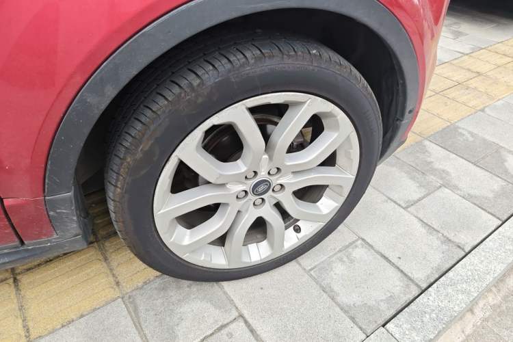 Used Land Rover Range Evoque 2013 2.0T 5-Door Ignite Edition Right Front Wheel Hub