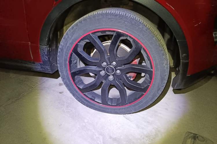 Used Land Rover Range Evoque 2013 2.0T 5-Door Ignite Edition Right Front Wheel Hub